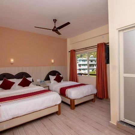 Hotel The Country Yard à Pokhara Extérieur photo