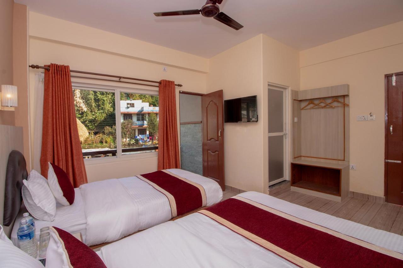 Hotel The Country Yard à Pokhara Extérieur photo