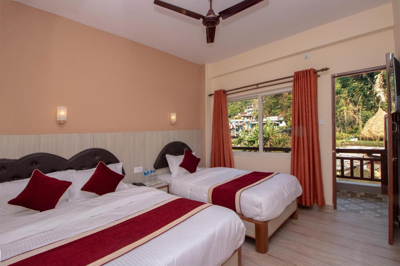 Hotel The Country Yard à Pokhara Extérieur photo