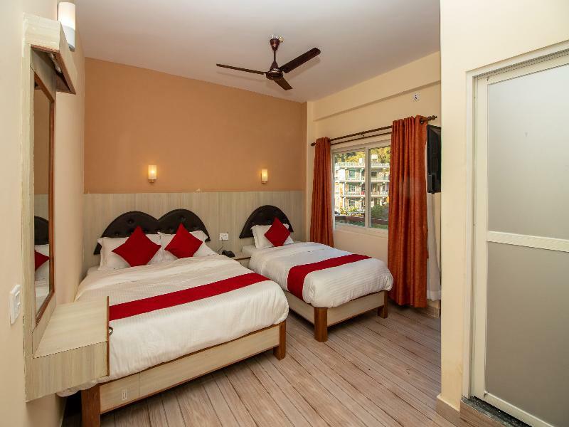Hotel The Country Yard à Pokhara Extérieur photo