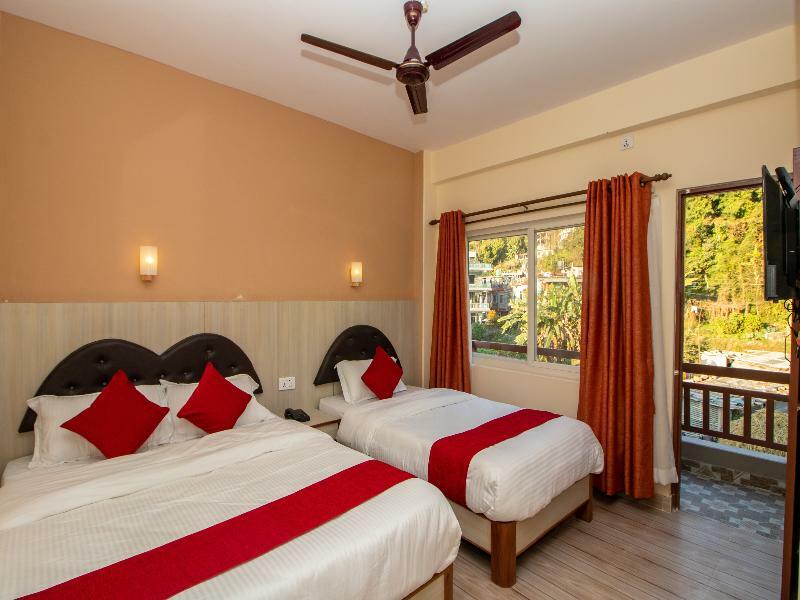 Hotel The Country Yard à Pokhara Extérieur photo