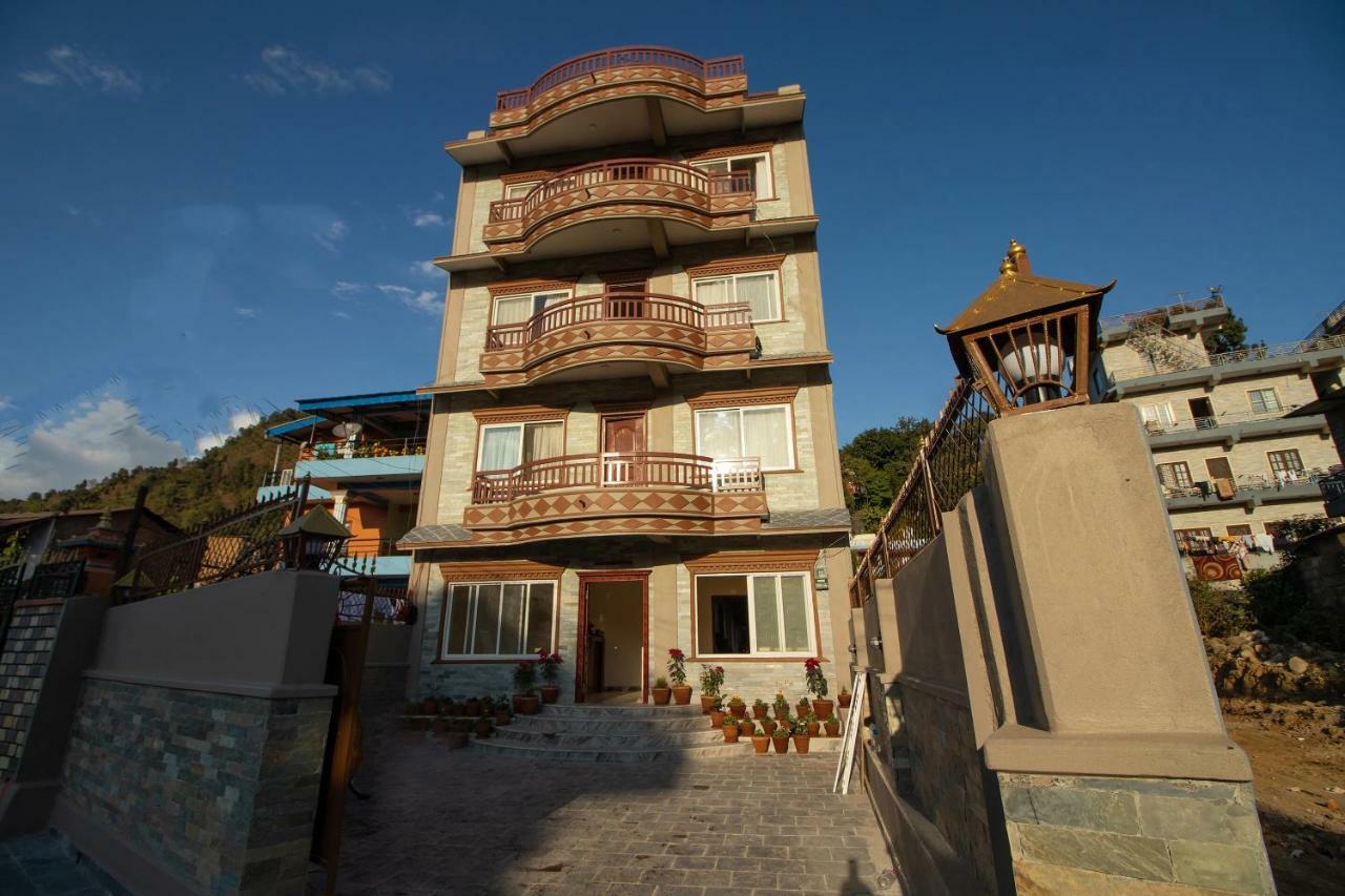 Hotel The Country Yard à Pokhara Extérieur photo